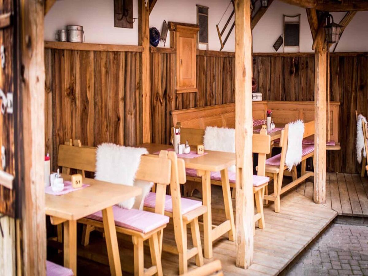 Da'Sporrer Hotel & Wirtshaus Neunburg vorm Wald Buitenkant foto