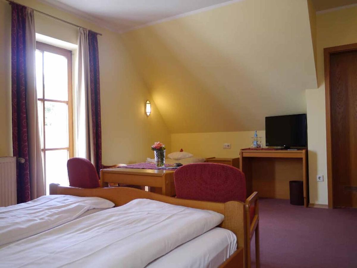 Da'Sporrer Hotel & Wirtshaus Neunburg vorm Wald Buitenkant foto