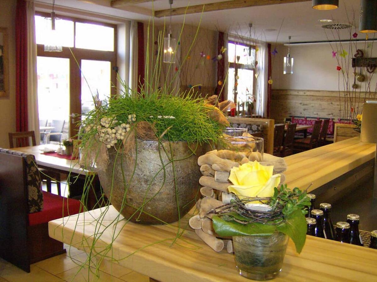Da'Sporrer Hotel & Wirtshaus Neunburg vorm Wald Buitenkant foto